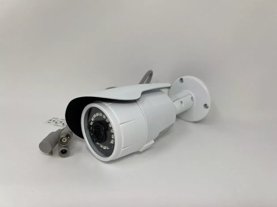 -in-1 HDCVI(4MP)/HDTVI(5MP)/AHD(5MP)/CVBS fixed lens water-resistant IR bullet (image for) -in-1 HDCVI(4MP)/HDTVI(5MP)/AHD(5MP)/CVBS fixed lens water-resistant IR bullet